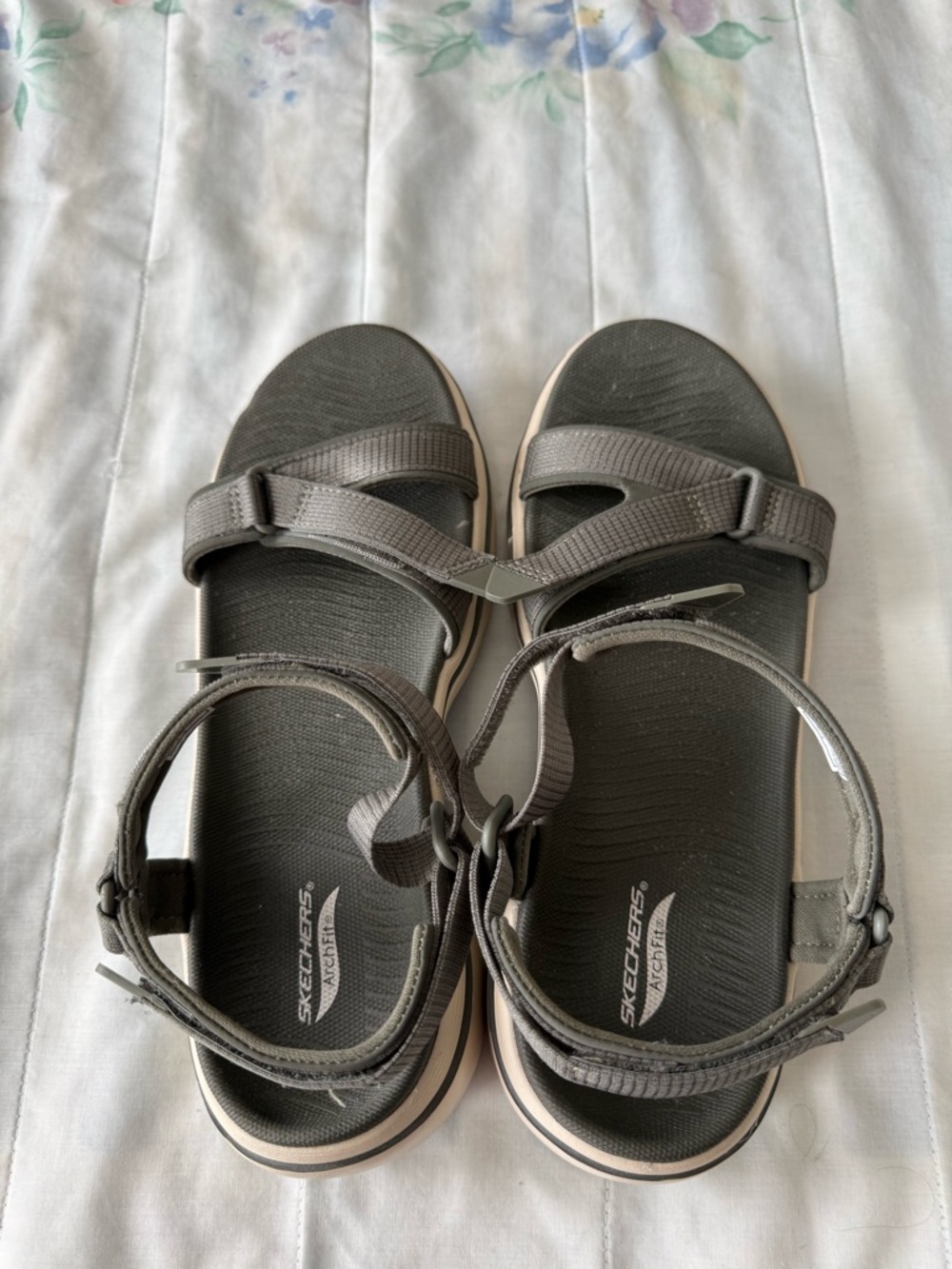 Skechers Arch Fit Women's Gray Adjustable Strap Sandals - Picture 5 of 5